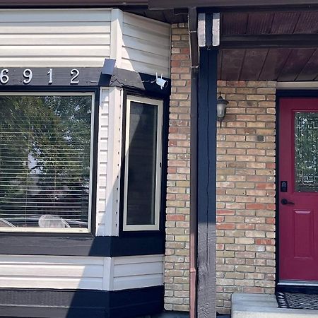 Calgary-Banff House Close Lrt&Dt&Free Parking Apartment ภายนอก รูปภาพ