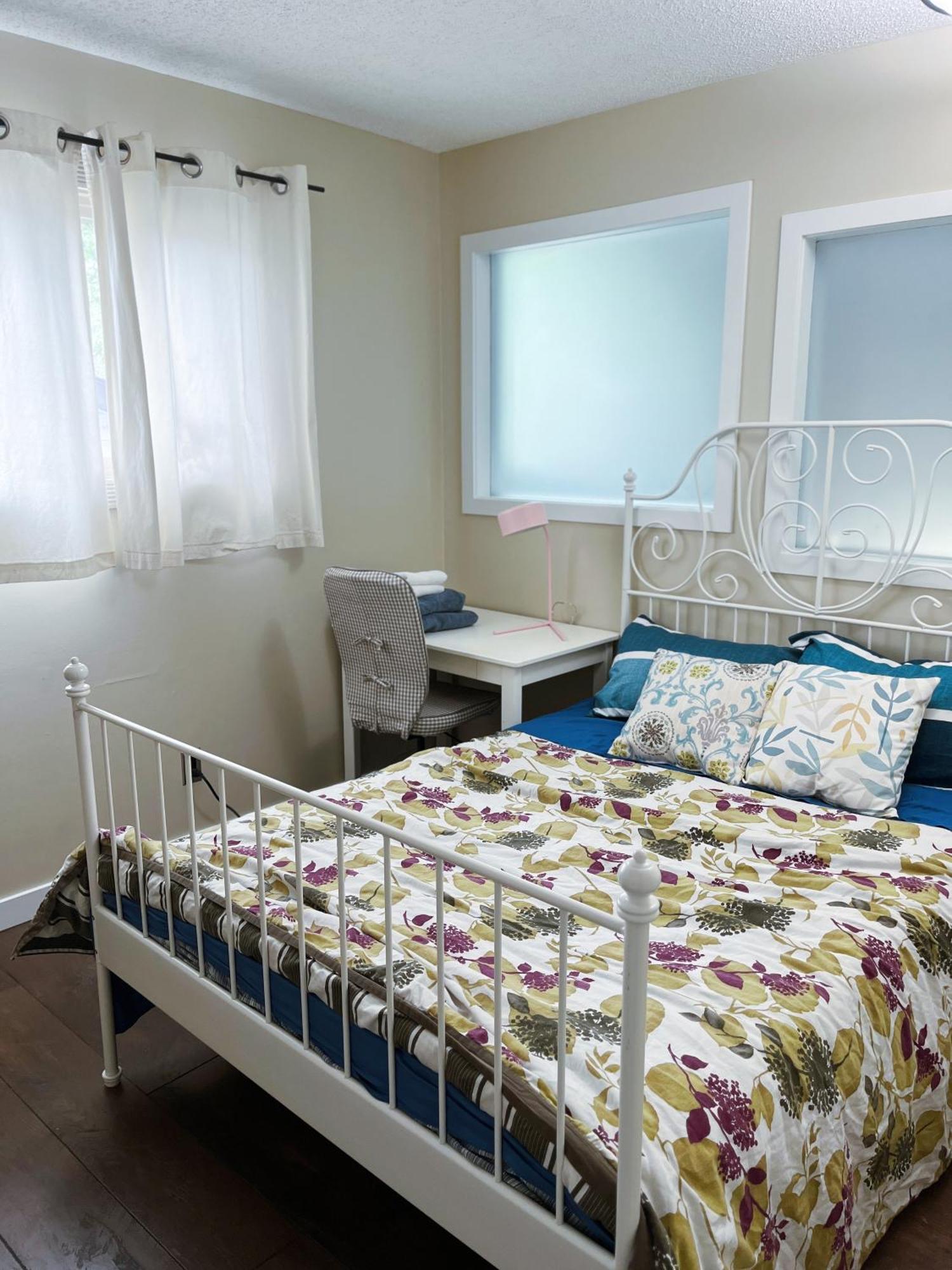 Calgary-Banff House Close Lrt&Dt&Free Parking Apartment ภายนอก รูปภาพ