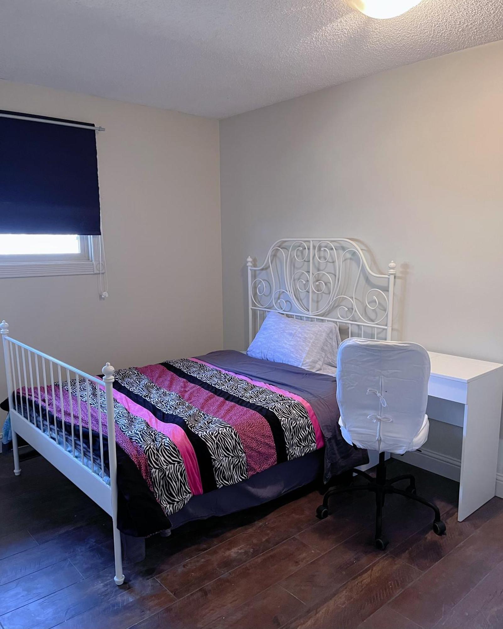 Calgary-Banff House Close Lrt&Dt&Free Parking Apartment ภายนอก รูปภาพ